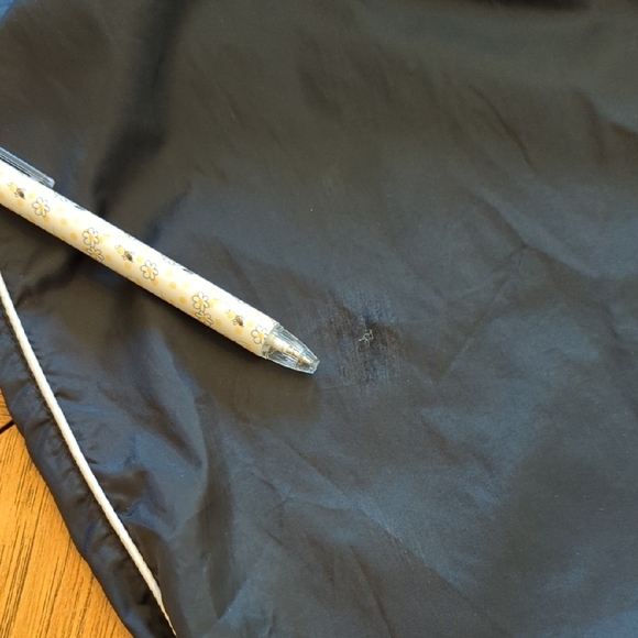 90s/Y2K Reebok Women's Black Swishy Winderbraker Pants with White Pinstripe - Picture 6 of 9